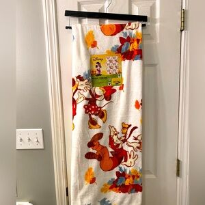 Disney • Mickey Mouse and Friends • Autumn Leaves Plush Throw Blanket • 50X70